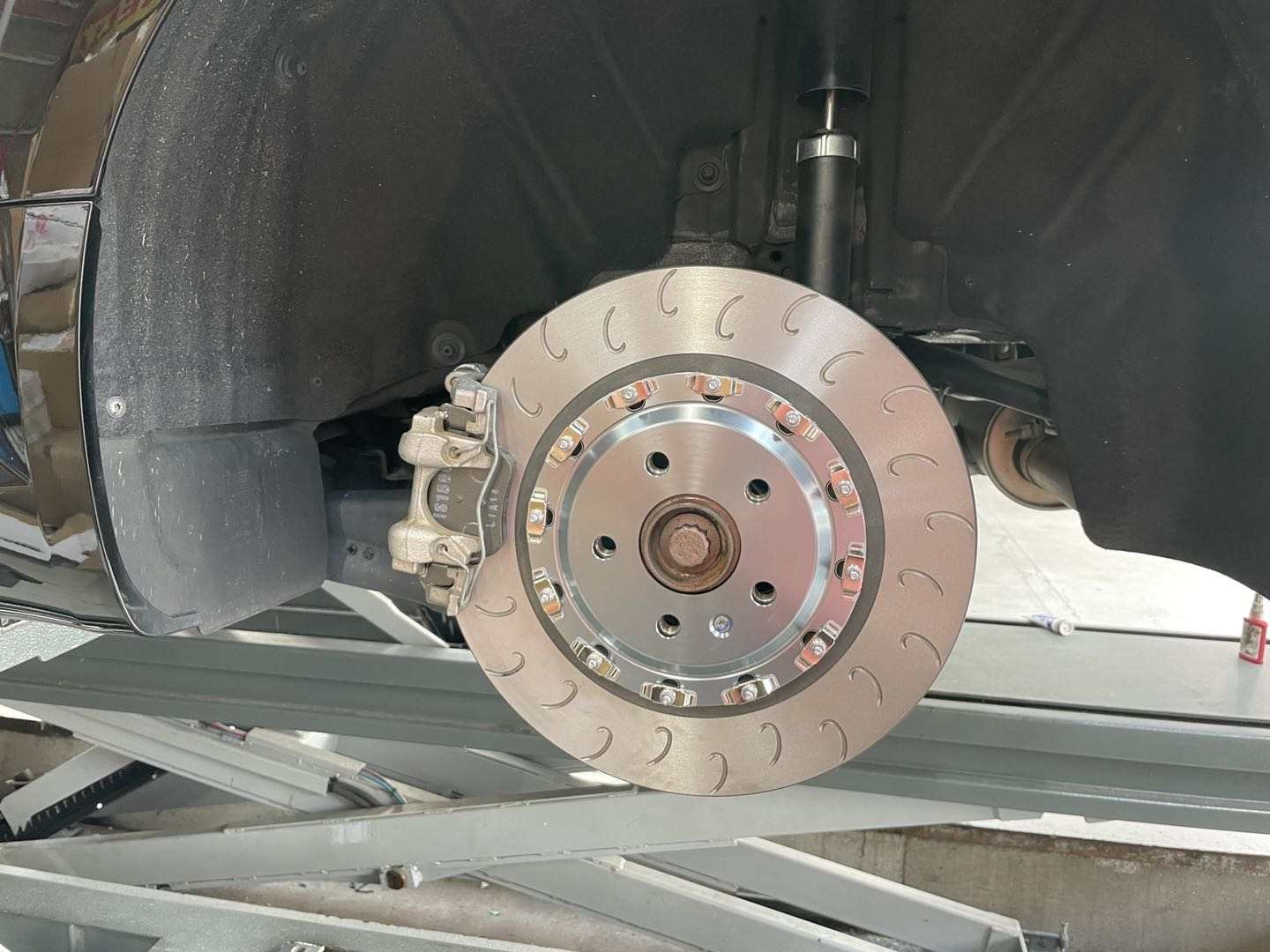 Dernière affaire concernant Pièces de frein de hausse de roue arrière d'Audi TTT 8s